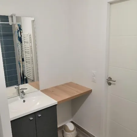 Apartment Neuf 40 M² 300 M De La