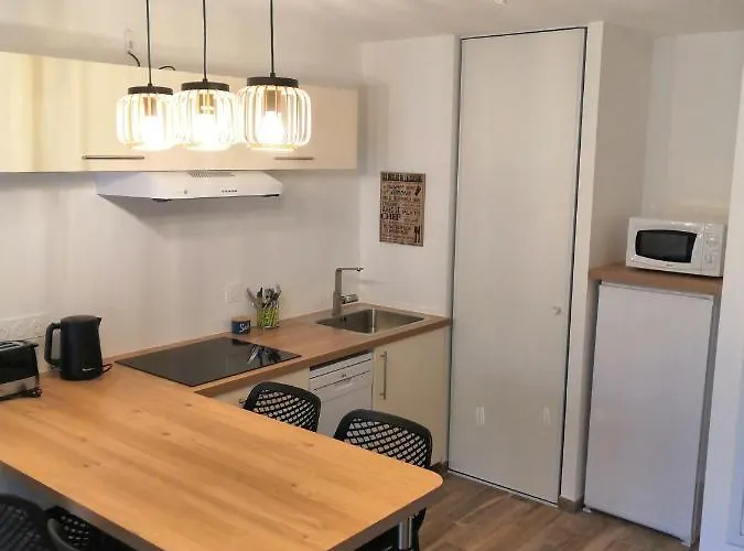 Neuf 40 M² 300 M De La 아파트